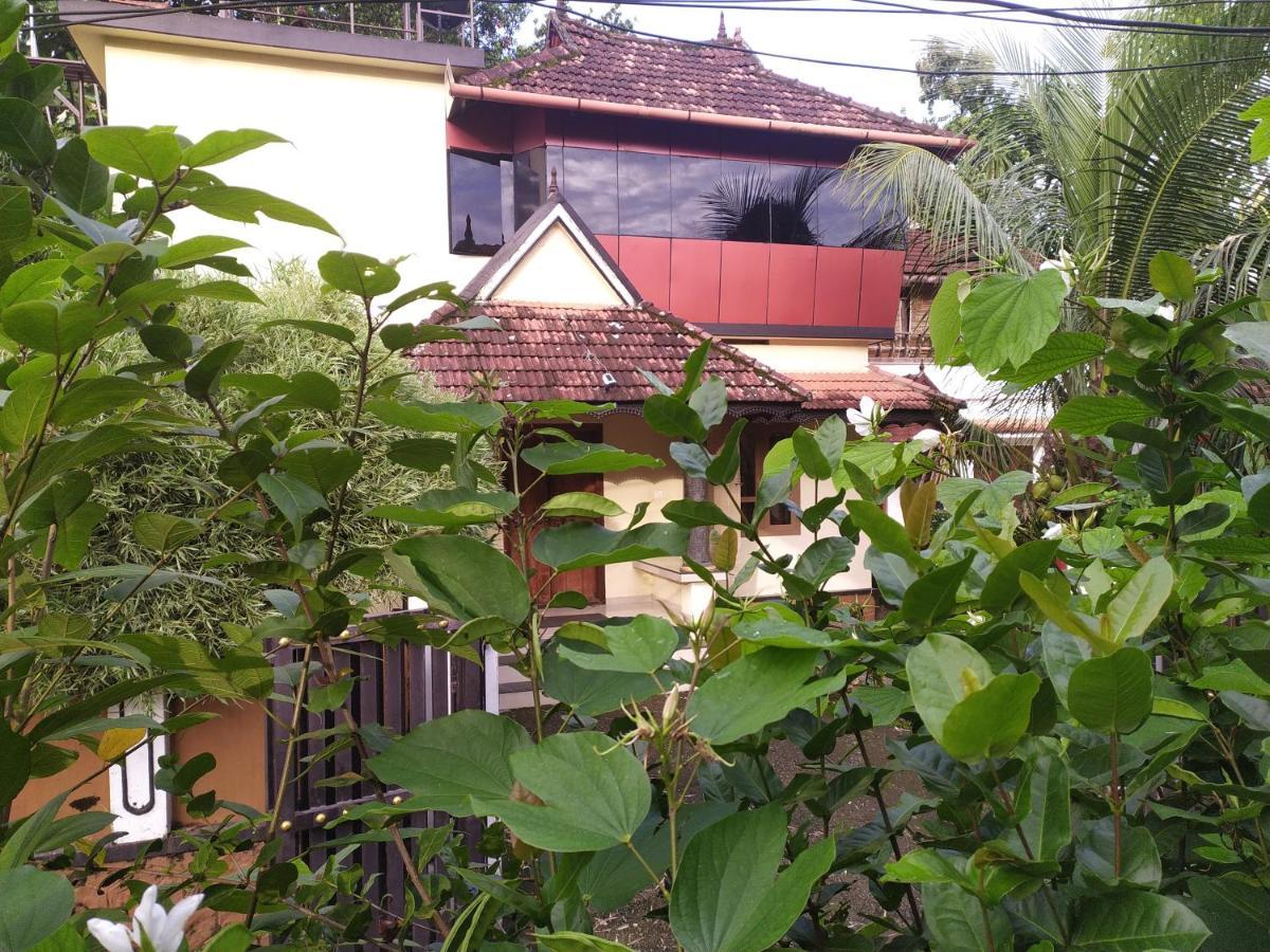 Swasthi Griha Villa Aranmula Eksteriør billede