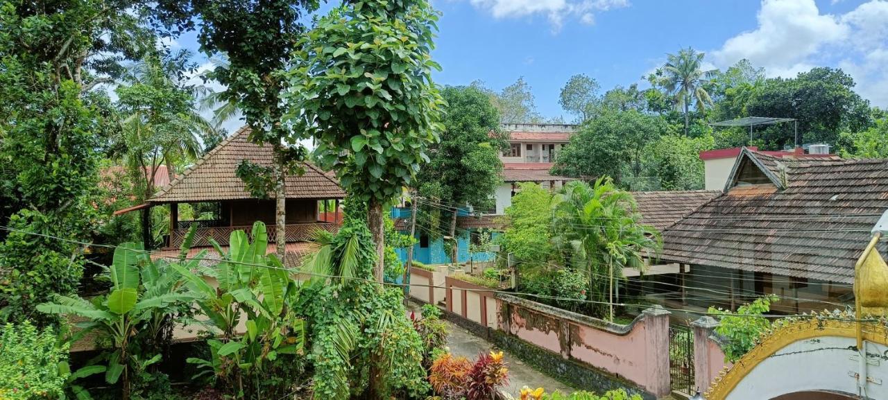 Swasthi Griha Villa Aranmula Eksteriør billede